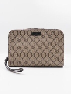 CJ13 ❤️ GUCCI GG Supreme Clutch Bag